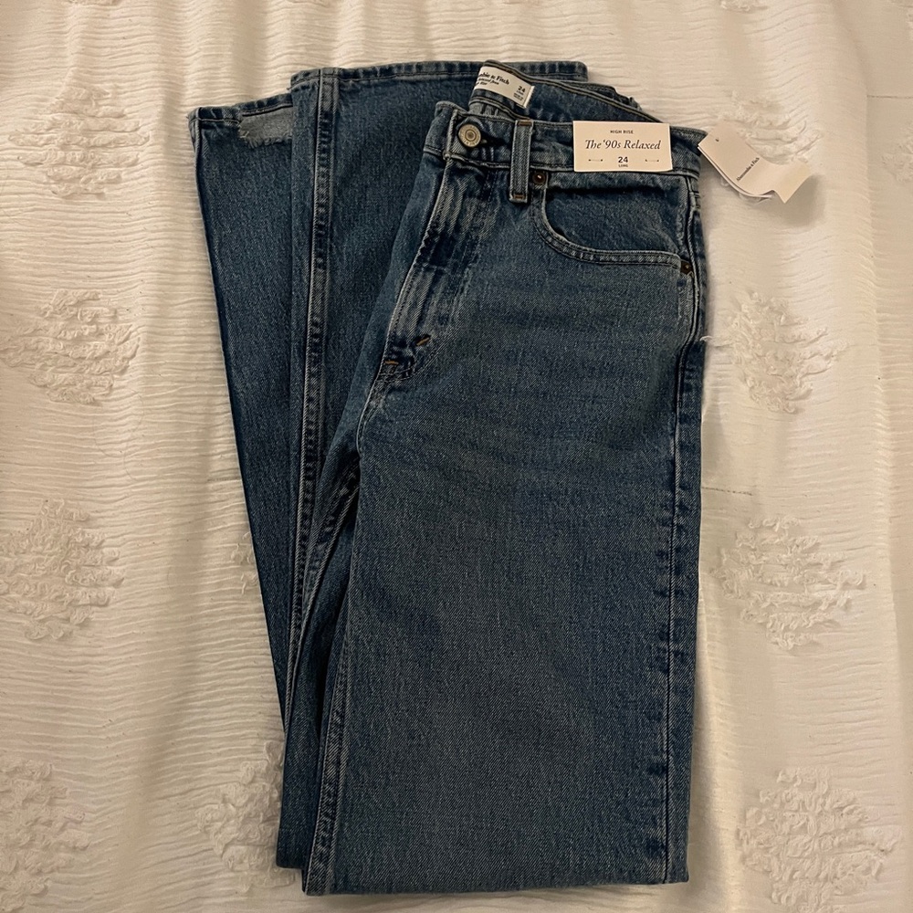 Abercrombie 90s Relaxed High Rise Distressed Back Hem Jeans Size 00/24 LONG - Picture 10 of 10